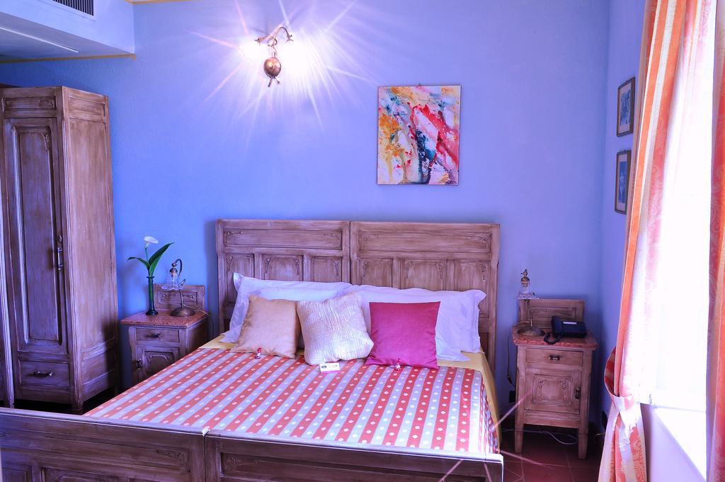 La Foresteria Del Castello - Wellness Hotel In Dimora Storica CastellʼAlfero Habitación foto